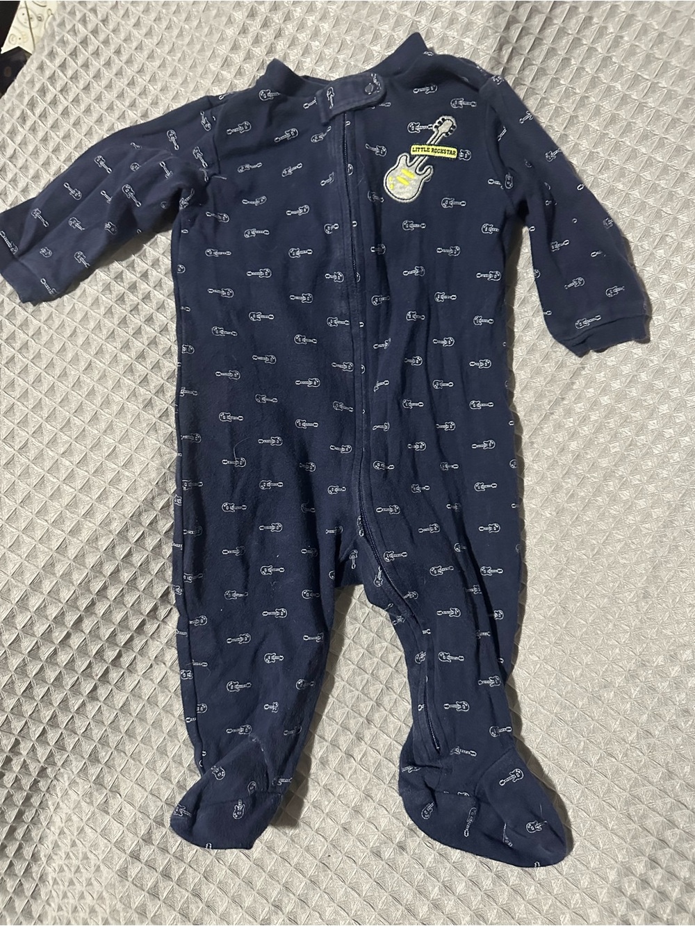 4 piece set of carters size 6 months